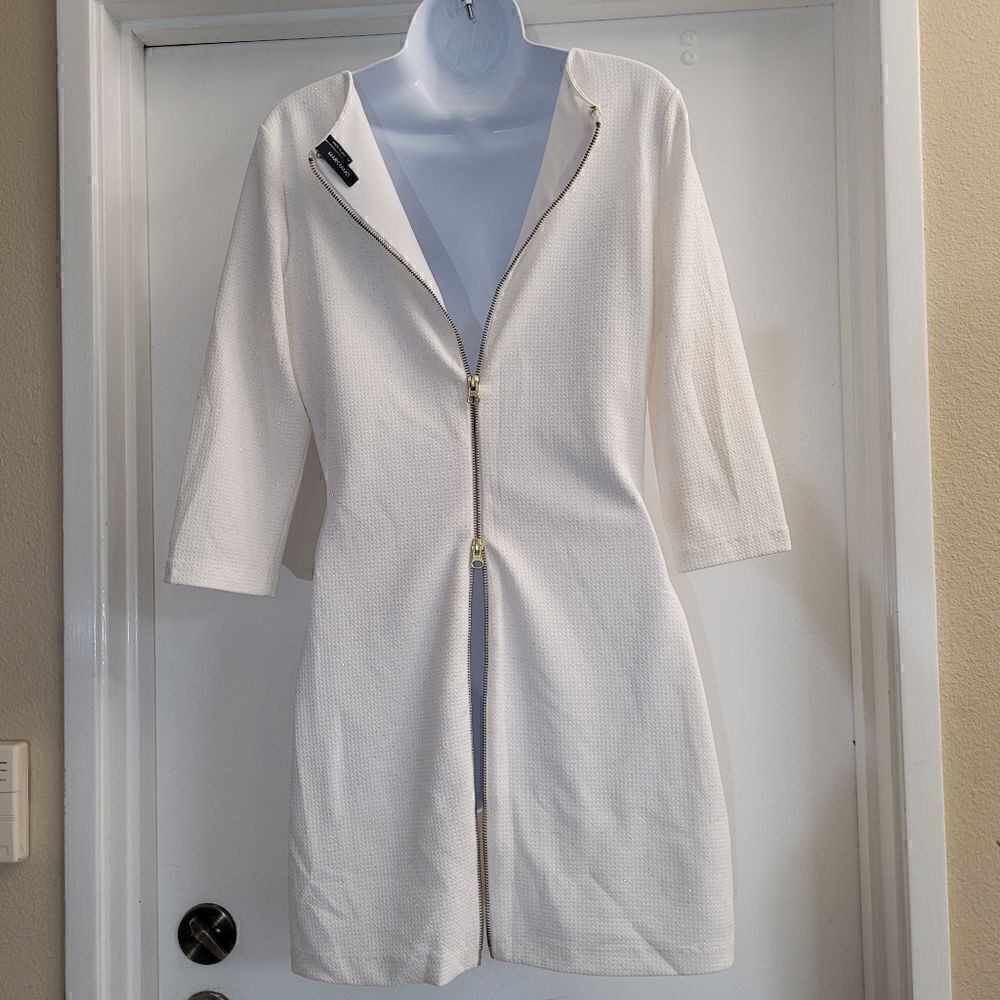 Marciano white dress with gold thread throughout and a gold zipper - Picture 2 of 8